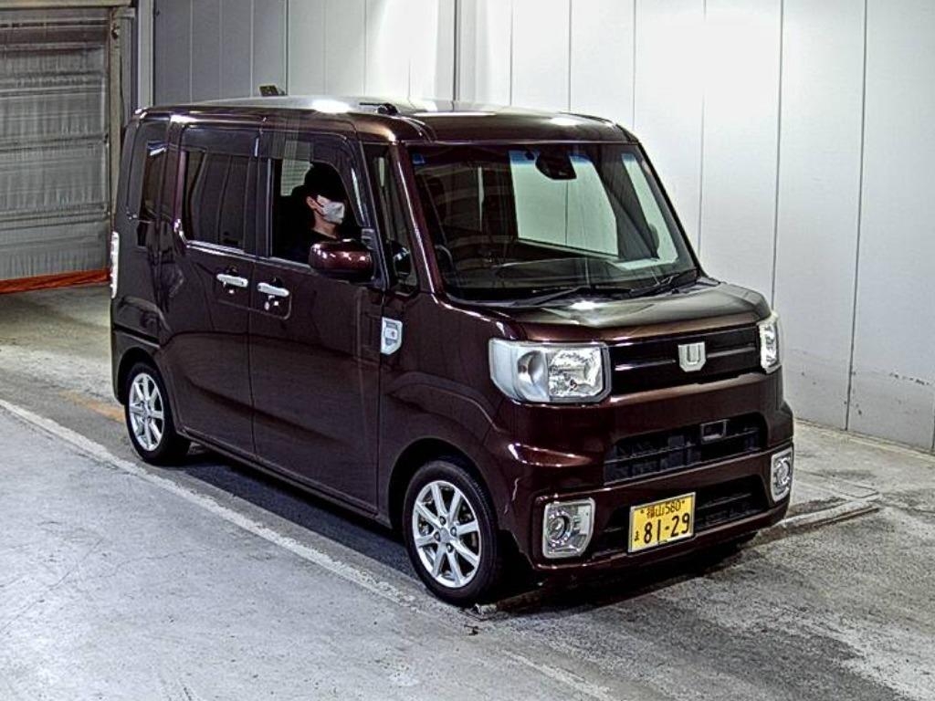DAIHATSU WAKE