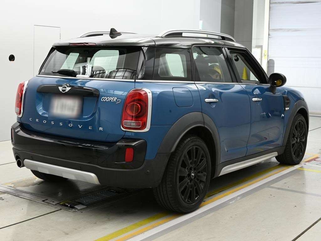 MINI CROSSOVER