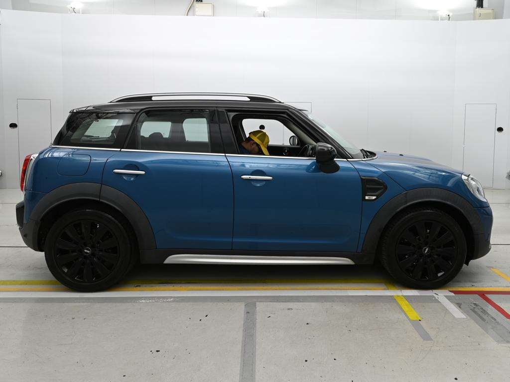 MINI CROSSOVER