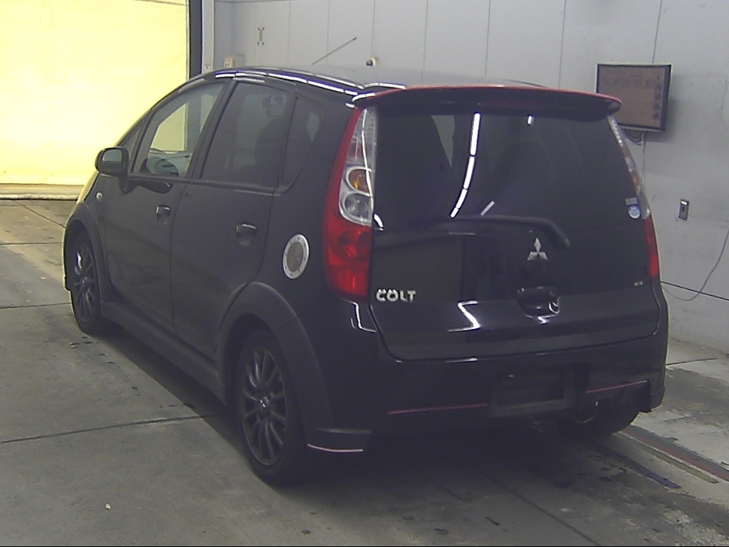 MITSUBISHI COLT