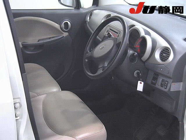 DAIHATSU MOVE LATTE
