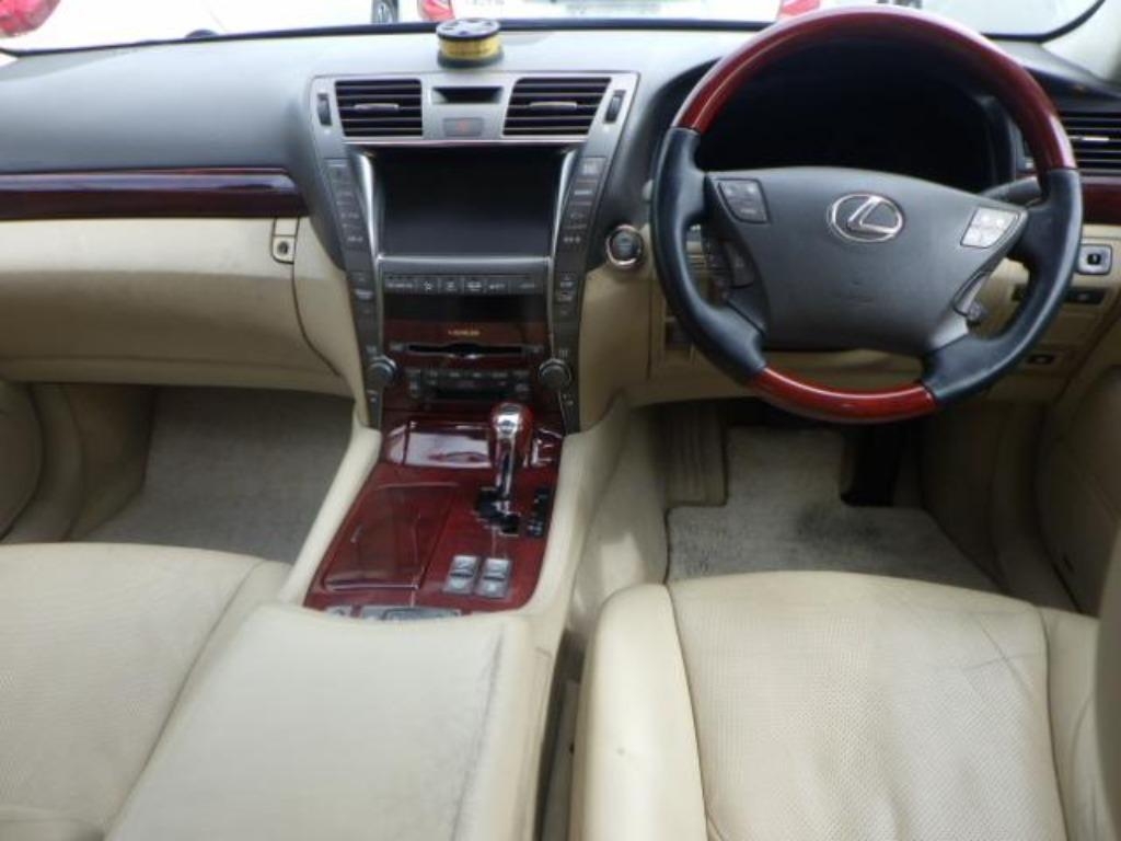 LEXUS LS460