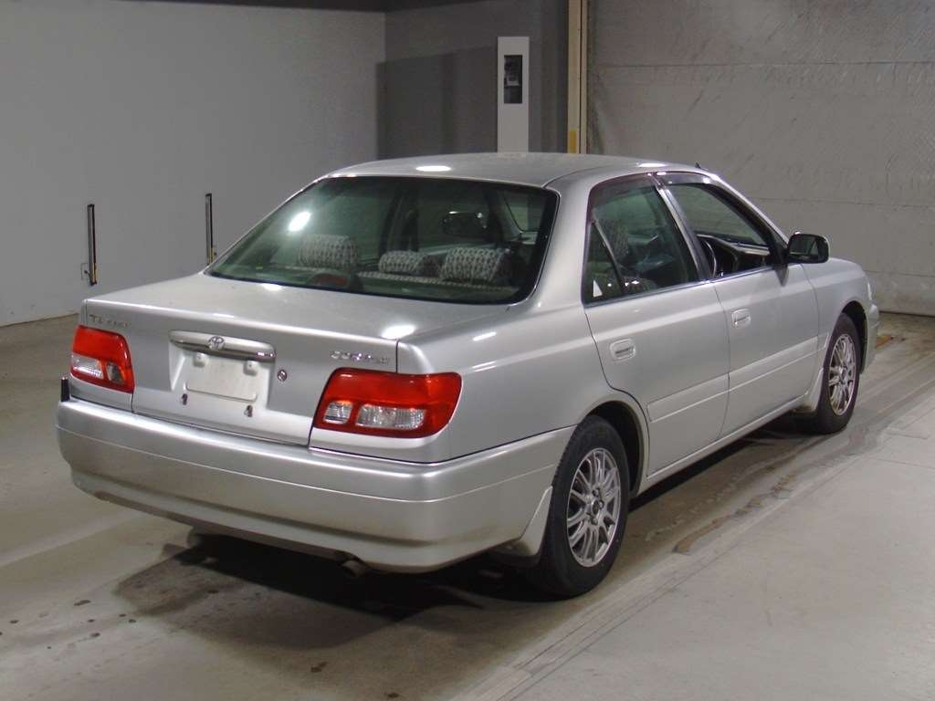 TOYOTA CARINA