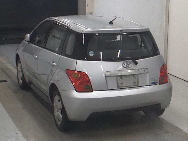 TOYOTA IST