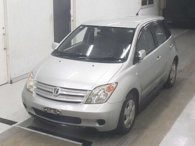 TOYOTA IST