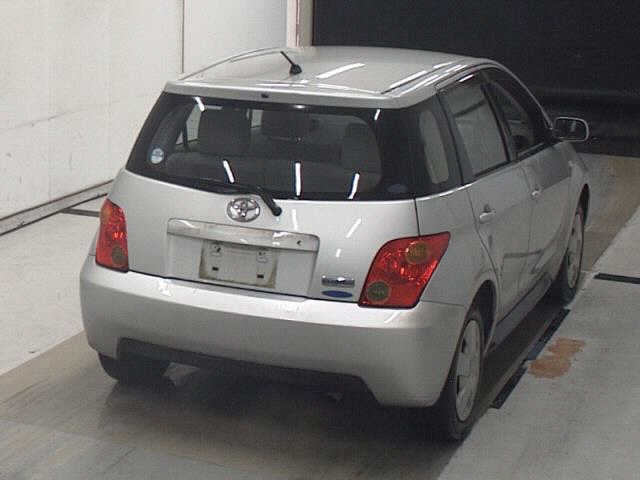 TOYOTA IST