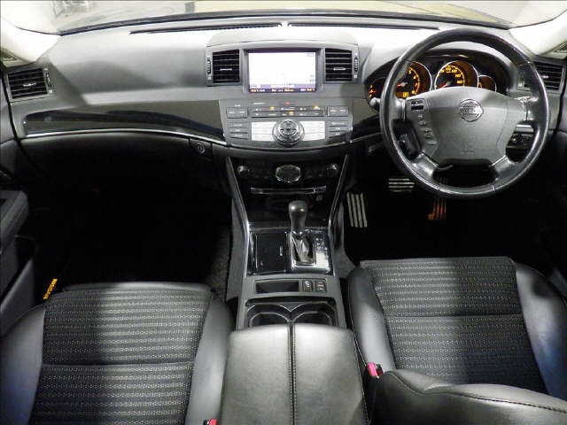 NISSAN FUGA