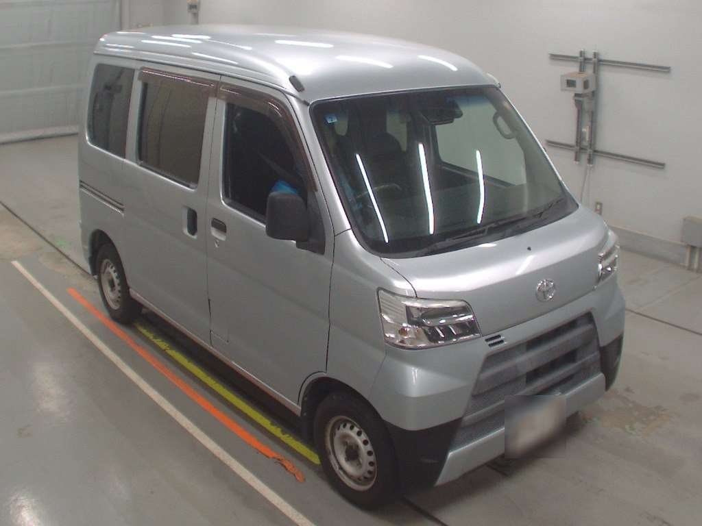 TOYOTA PIXIS VAN