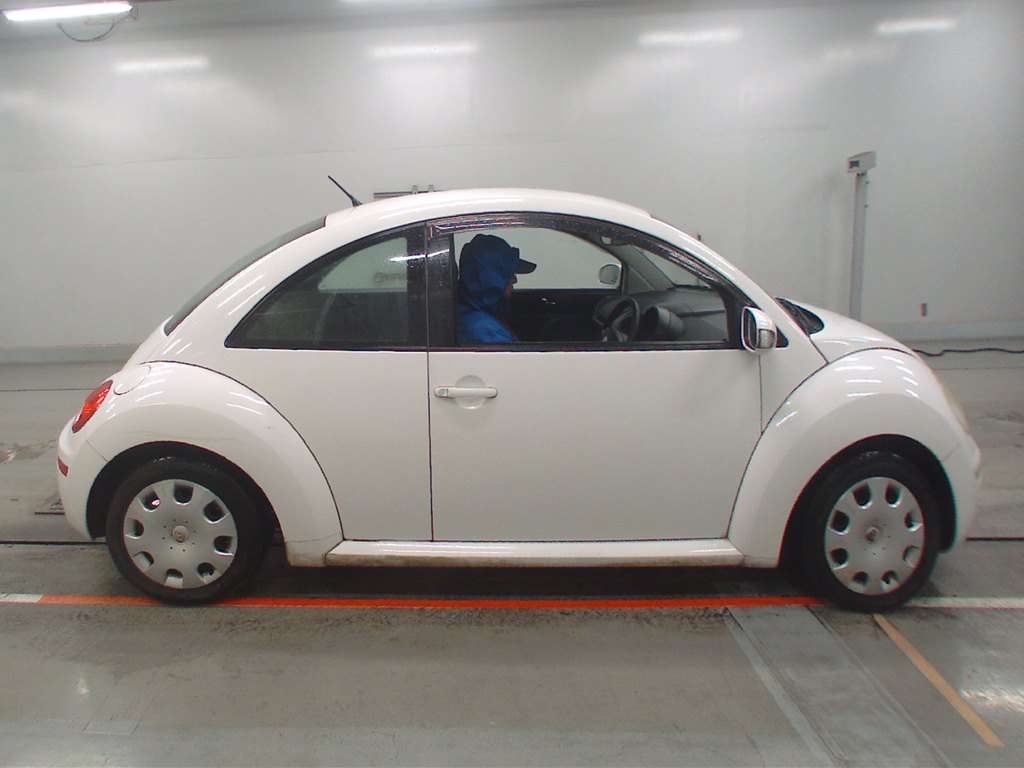 VOLKSWAGEN BEETLE