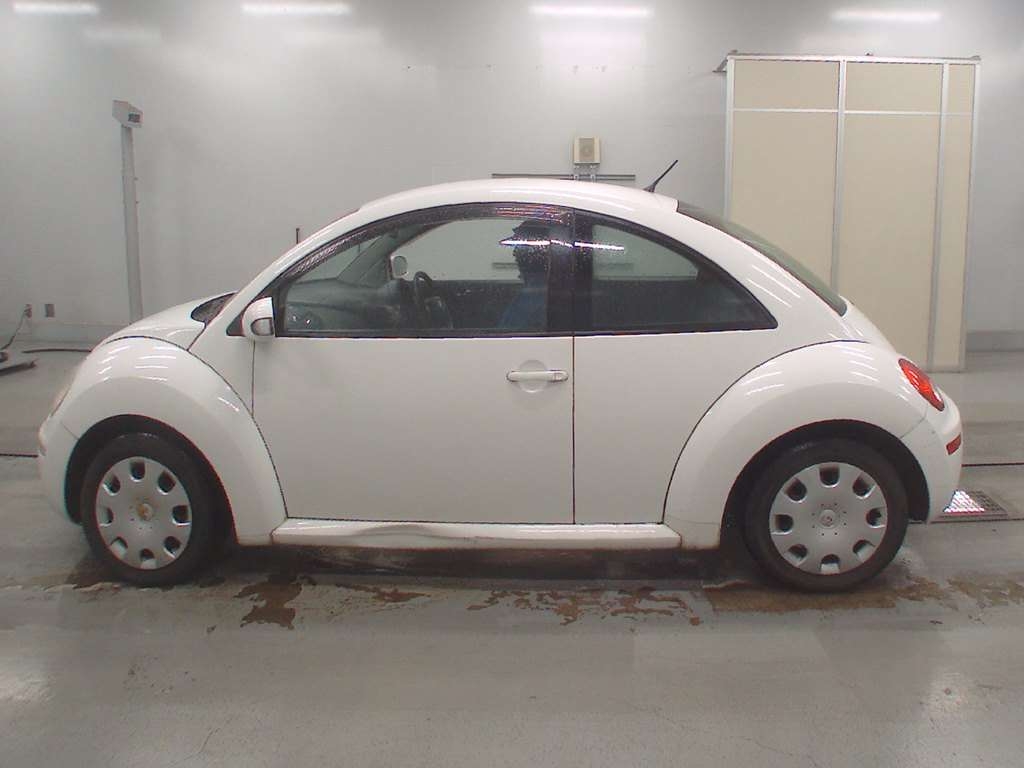 VOLKSWAGEN BEETLE