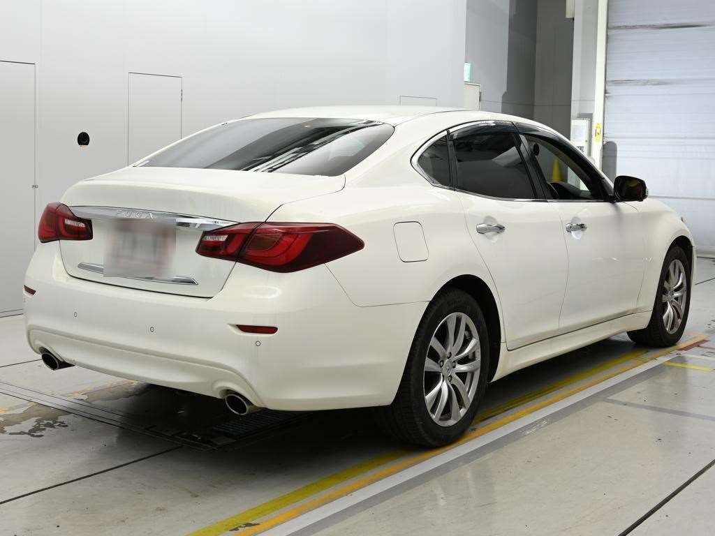 NISSAN FUGA