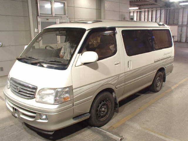 TOYOTA HIACE
