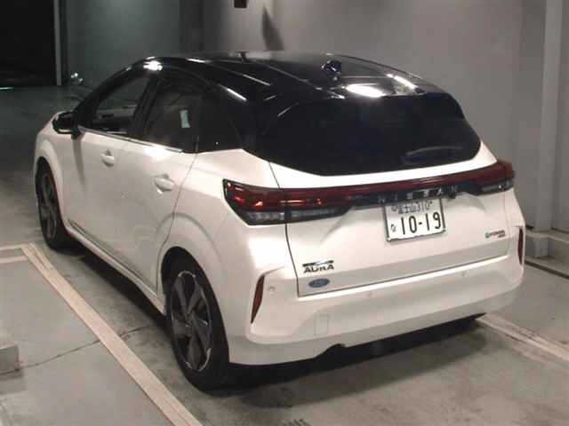 NISSAN AURA