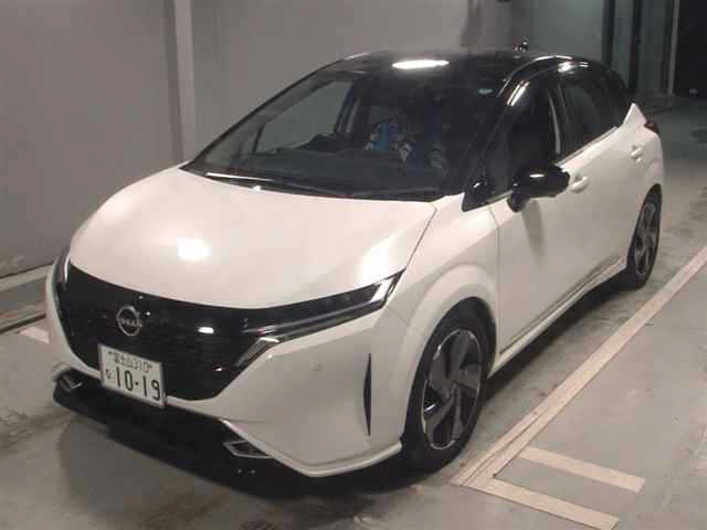NISSAN AURA