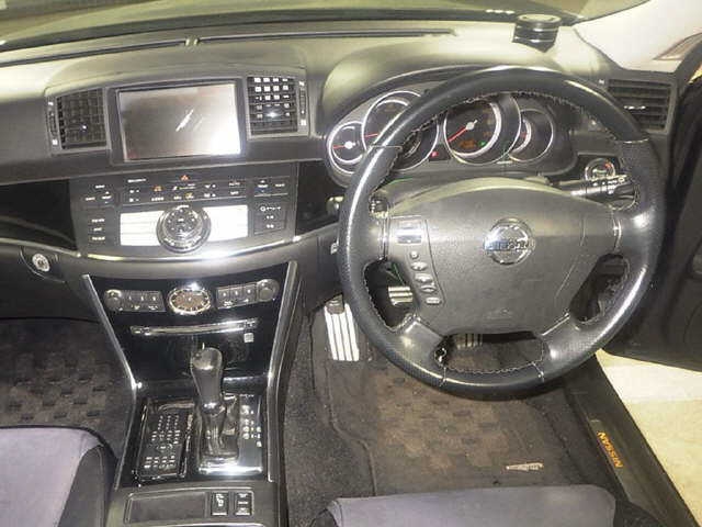 NISSAN FUGA