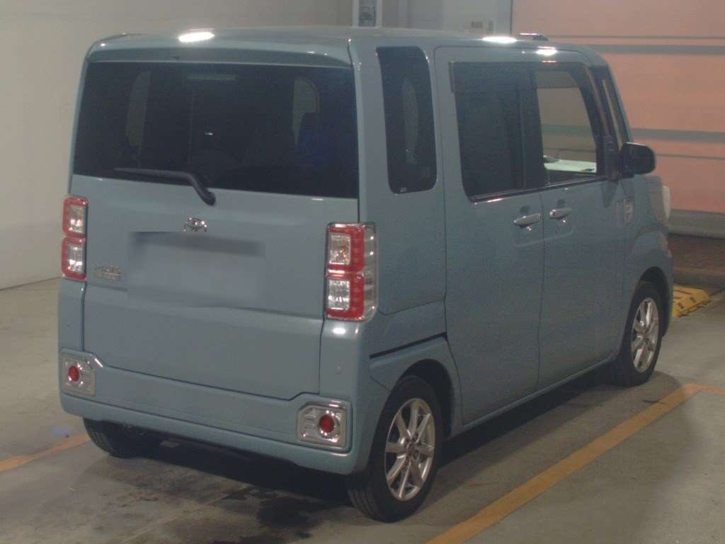 TOYOTA PIXIS MEGA