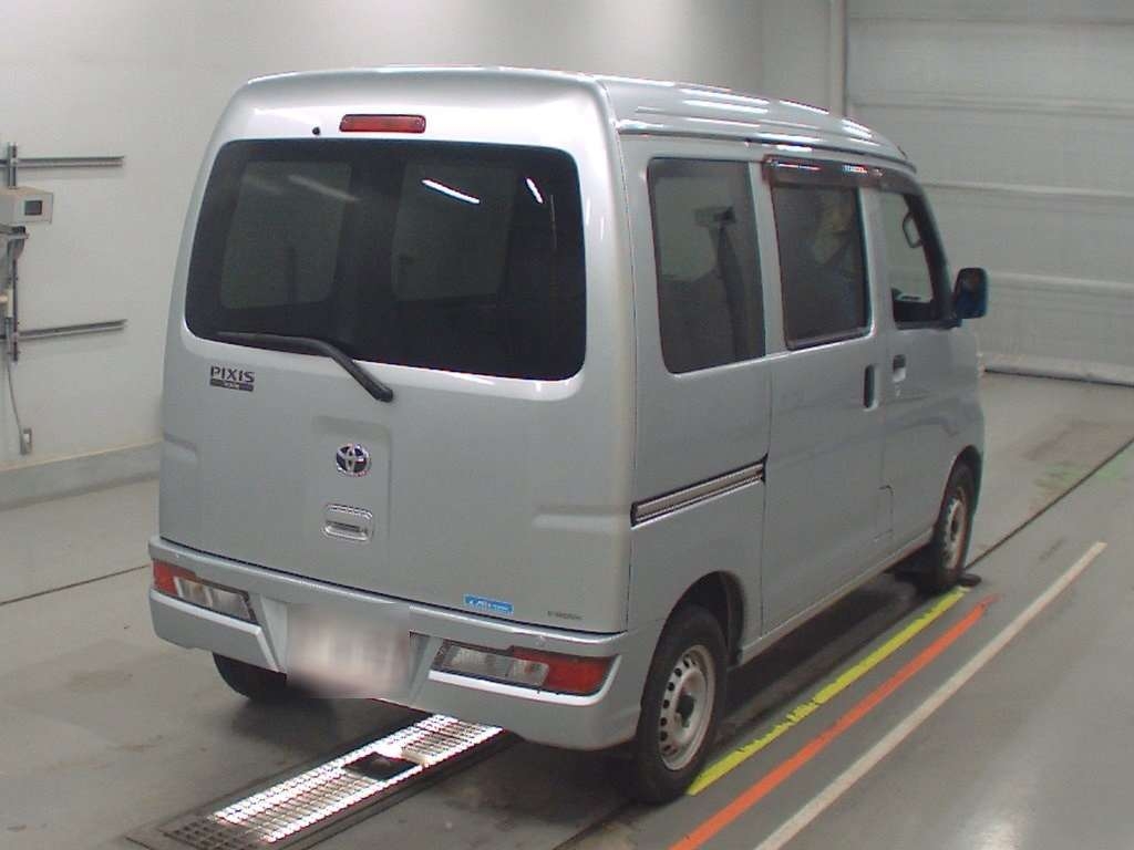 TOYOTA PIXIS VAN