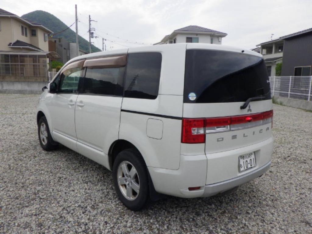 MITSUBISHI DELICA D:5