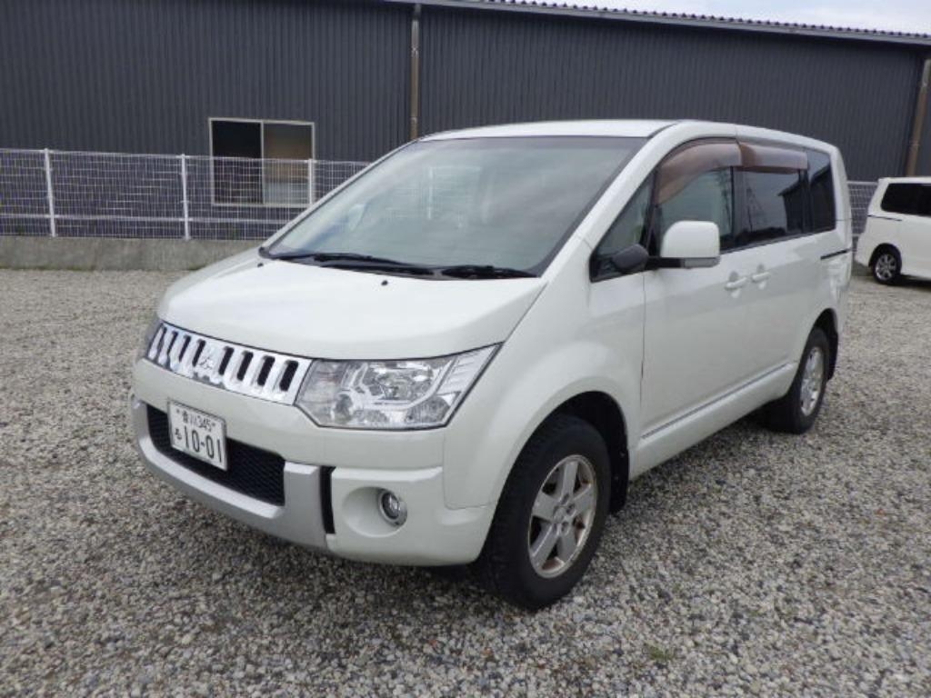 MITSUBISHI DELICA D:5