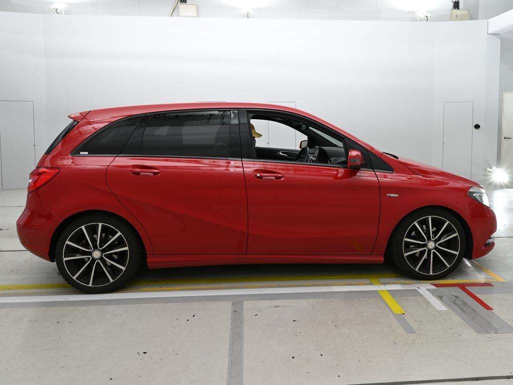 MERCEDES-BENZ B-CLASS