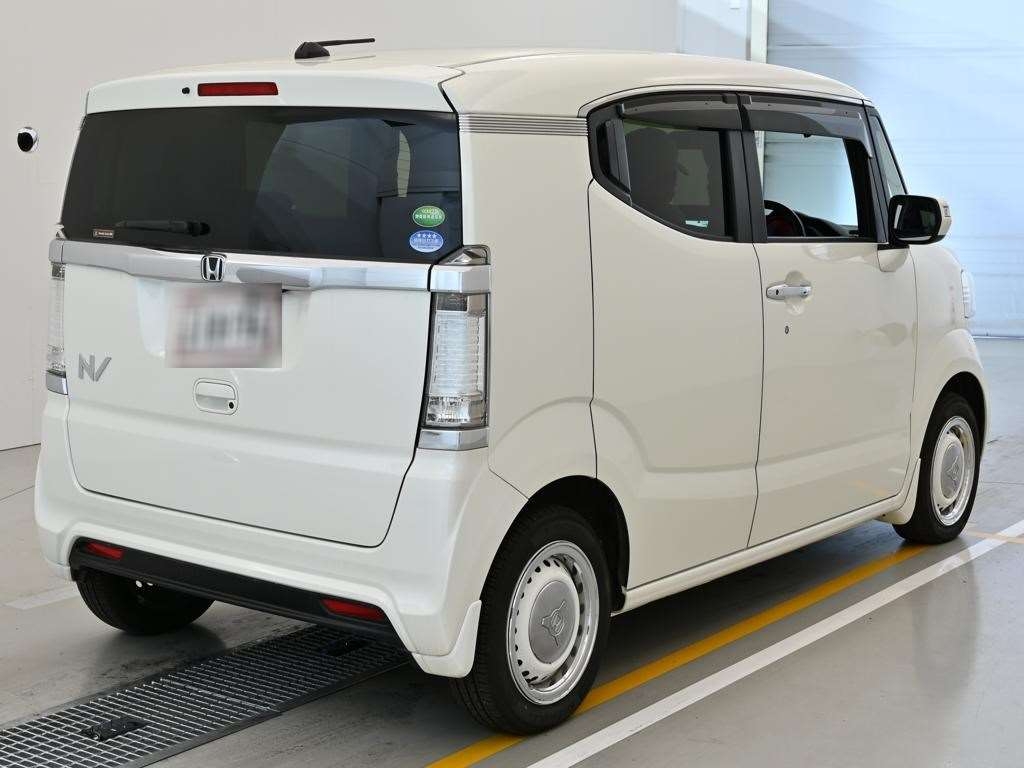 HONDA N-BOX SLASH