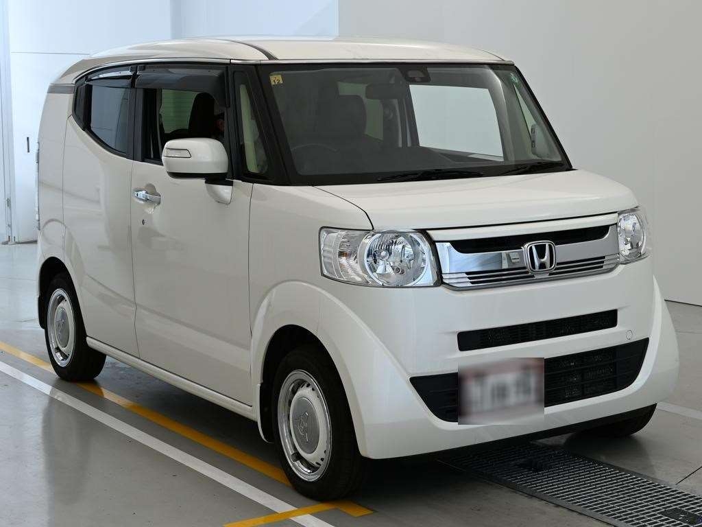HONDA N-BOX SLASH
