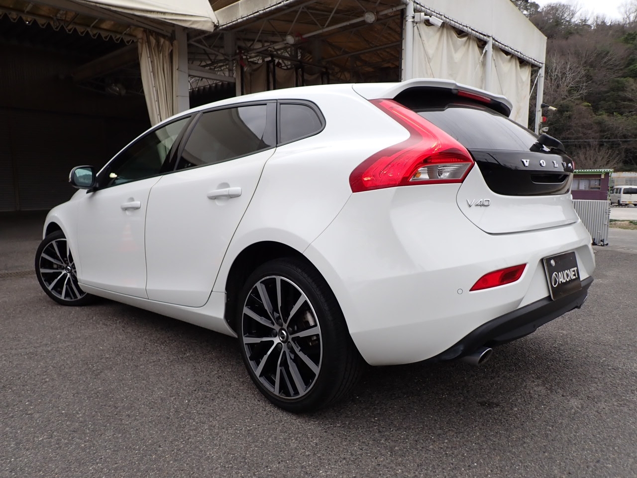 VOLVO V40