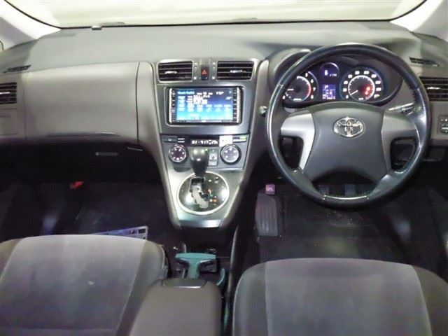 TOYOTA MARK X ZIO