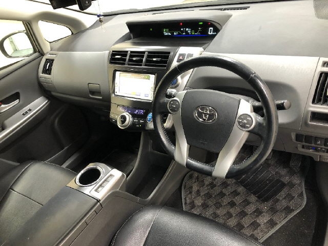 TOYOTA PRIUS ALPHA