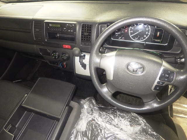TOYOTA REGIUS ACE