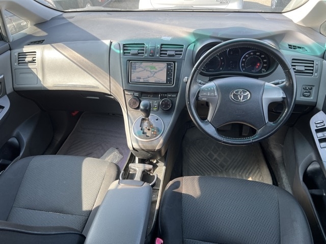 TOYOTA MARK X ZIO