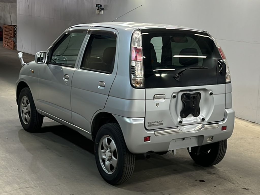 DAIHATSU TERIOS KID