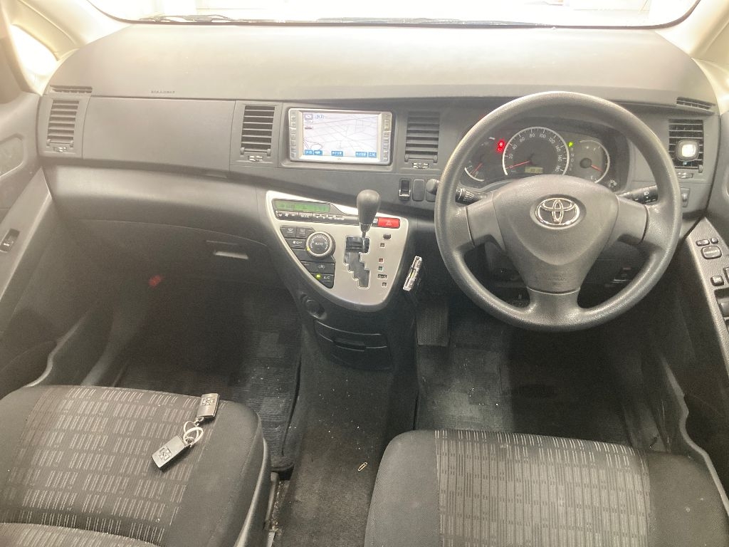 TOYOTA ISIS