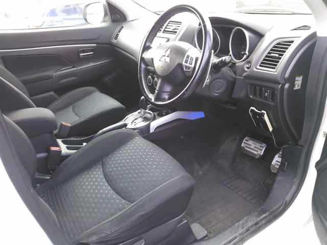 MITSUBISHI RVR