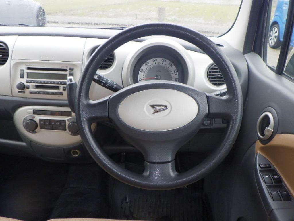 DAIHATSU MOVE LATTE