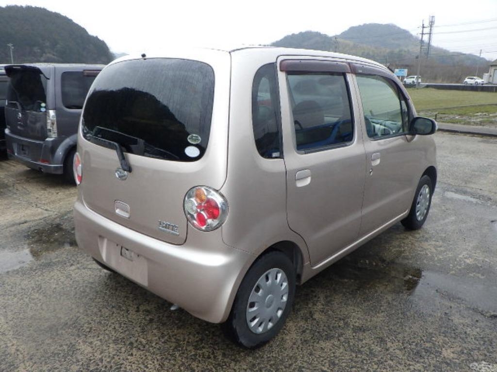 DAIHATSU MOVE LATTE