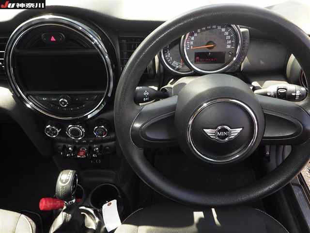 MINI HATCH