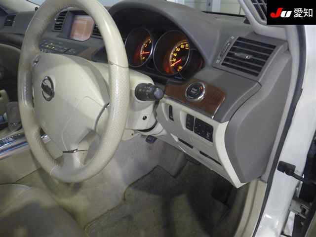 NISSAN FUGA