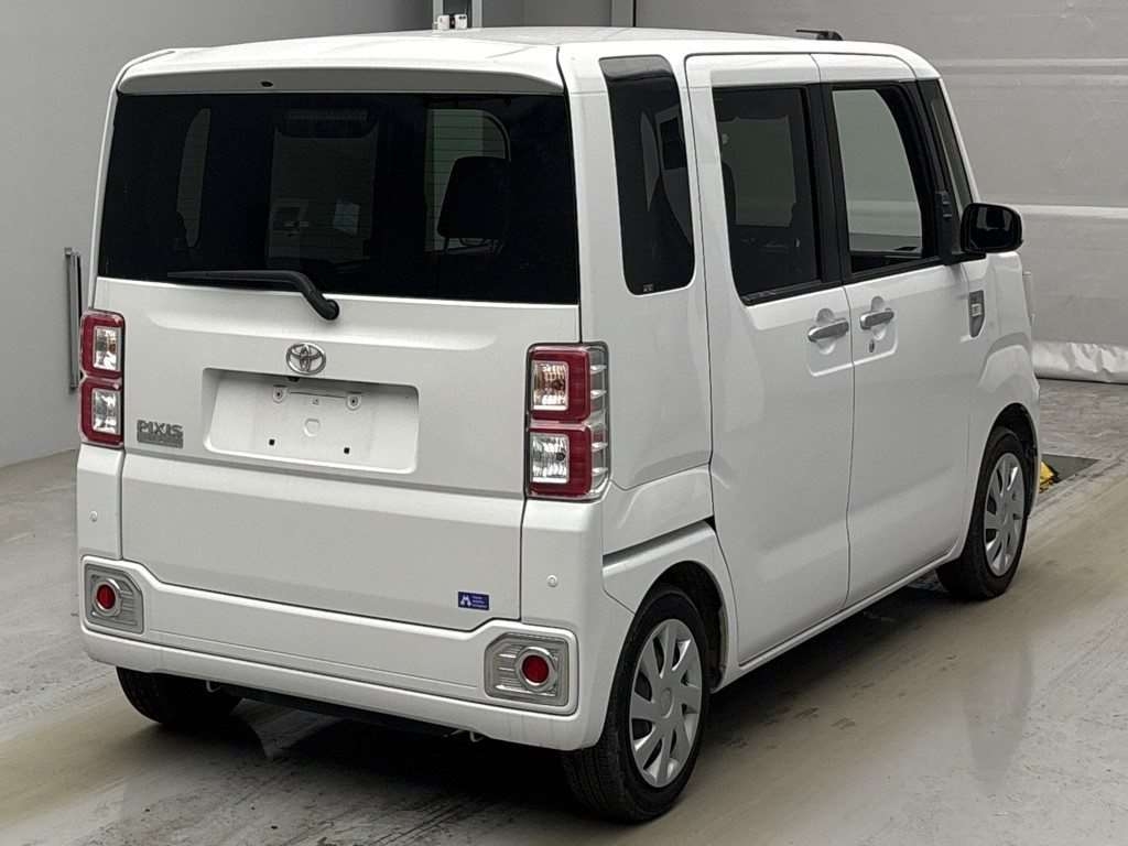 TOYOTA PIXIS MEGA