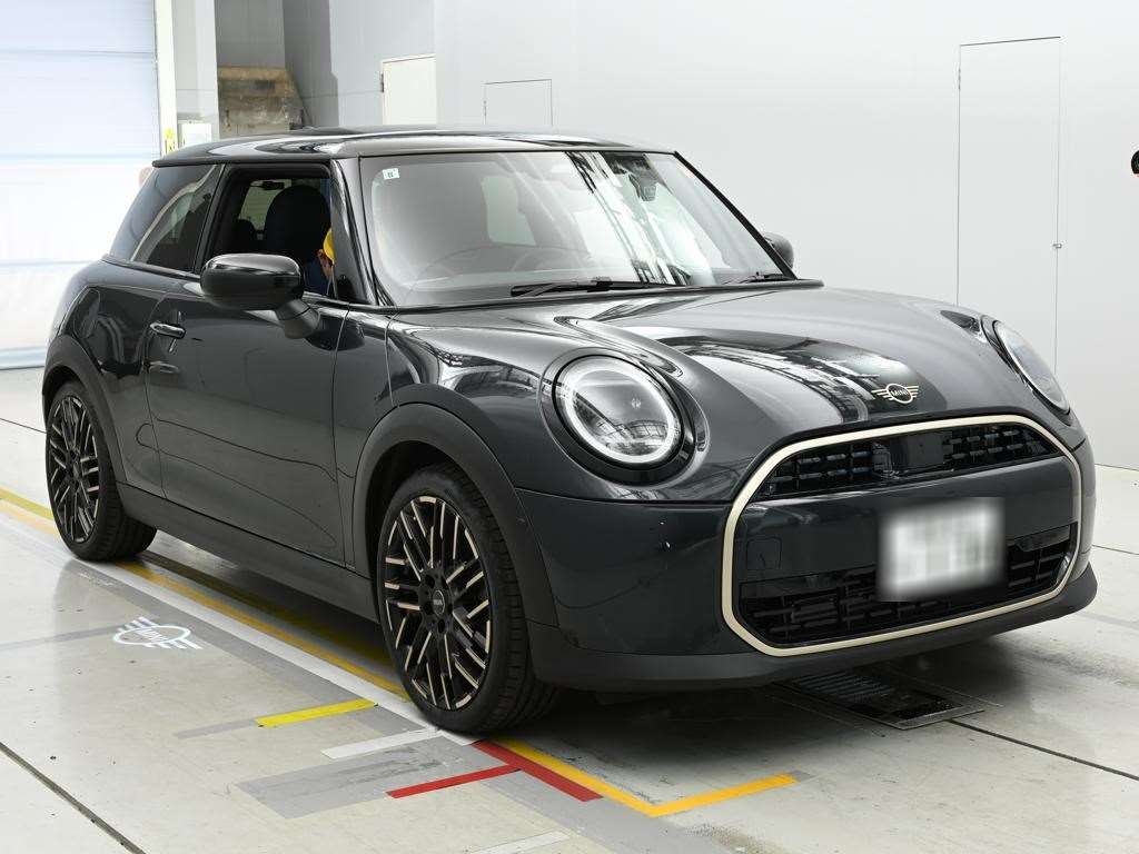 MINI HATCH