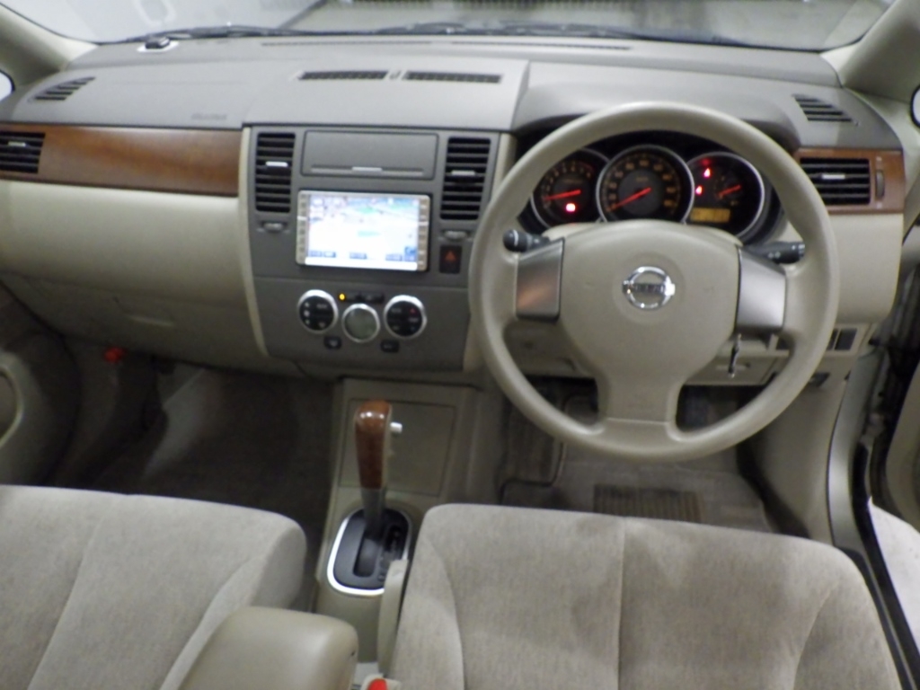 NISSAN TIIDA LATIO