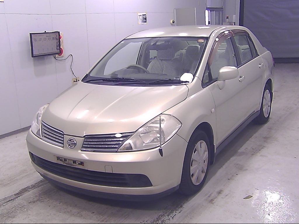 NISSAN TIIDA LATIO
