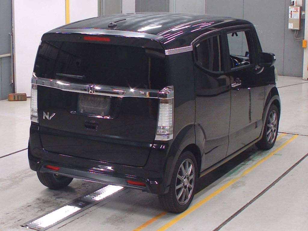 HONDA N-BOX SLASH