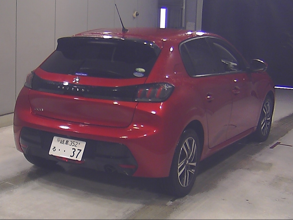 PEUGEOT 208