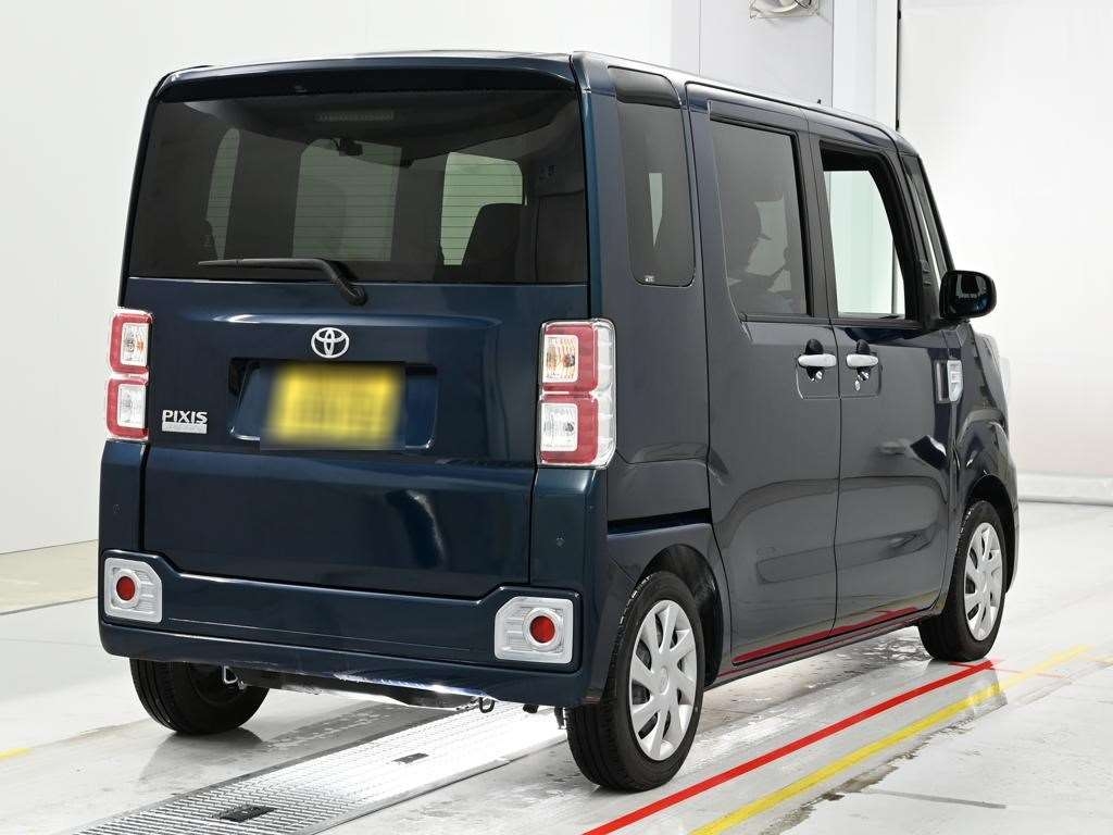 TOYOTA PIXIS MEGA