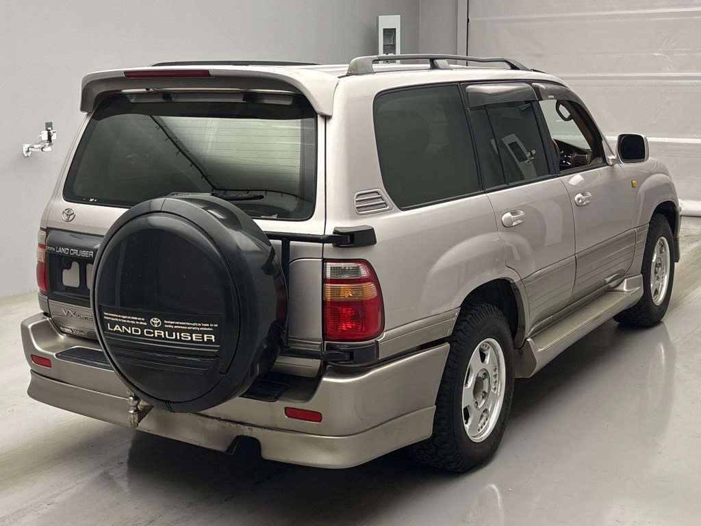 TOYOTA LAND CRUISER