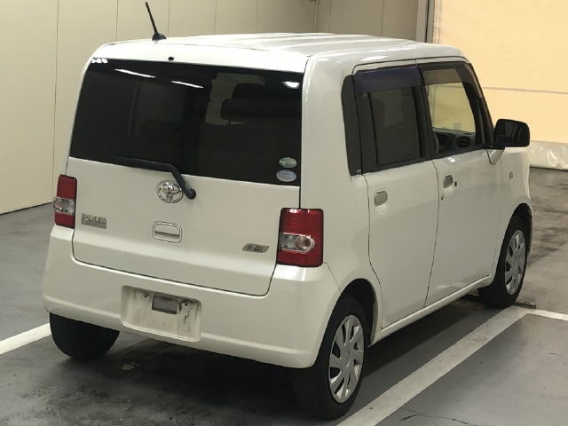 TOYOTA PIXIS SPACE