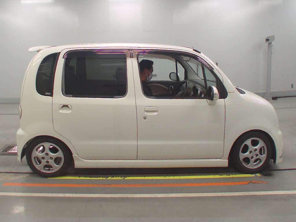 DAIHATSU MOVE LATTE