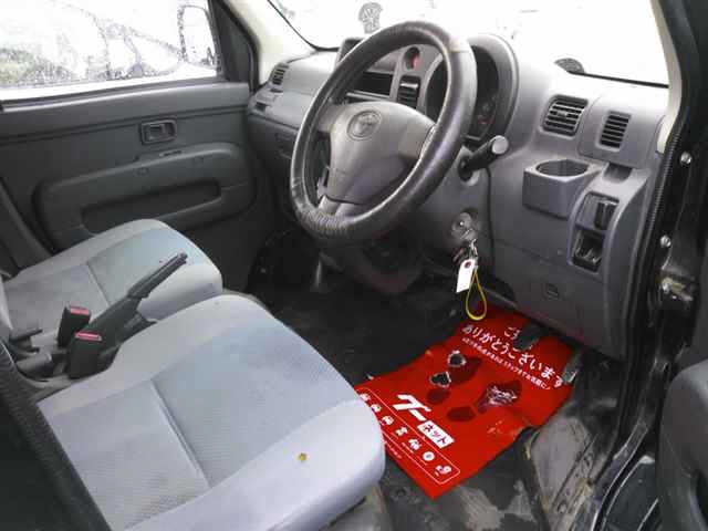 TOYOTA PIXIS VAN