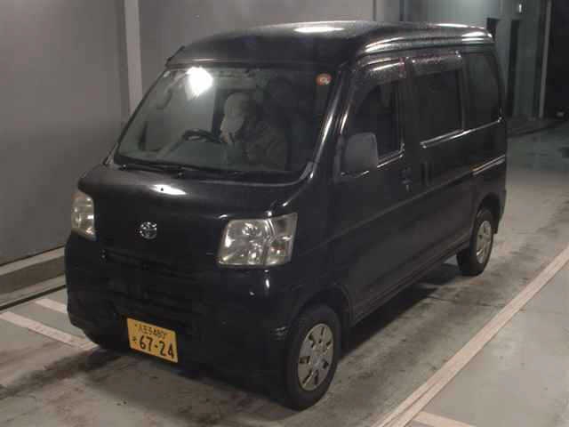 TOYOTA PIXIS VAN